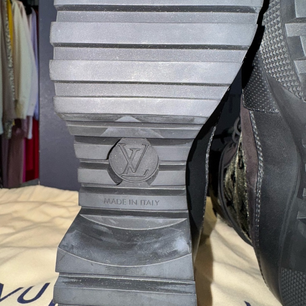 Louis Vuitton Velvet Calfskin Monogram Laureate Platform Desert Boots - Picture 6 of 12